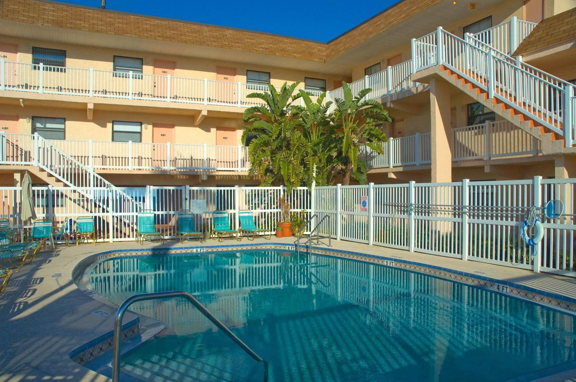Tuckaway Shores Resort Melbourne Exteriör bild